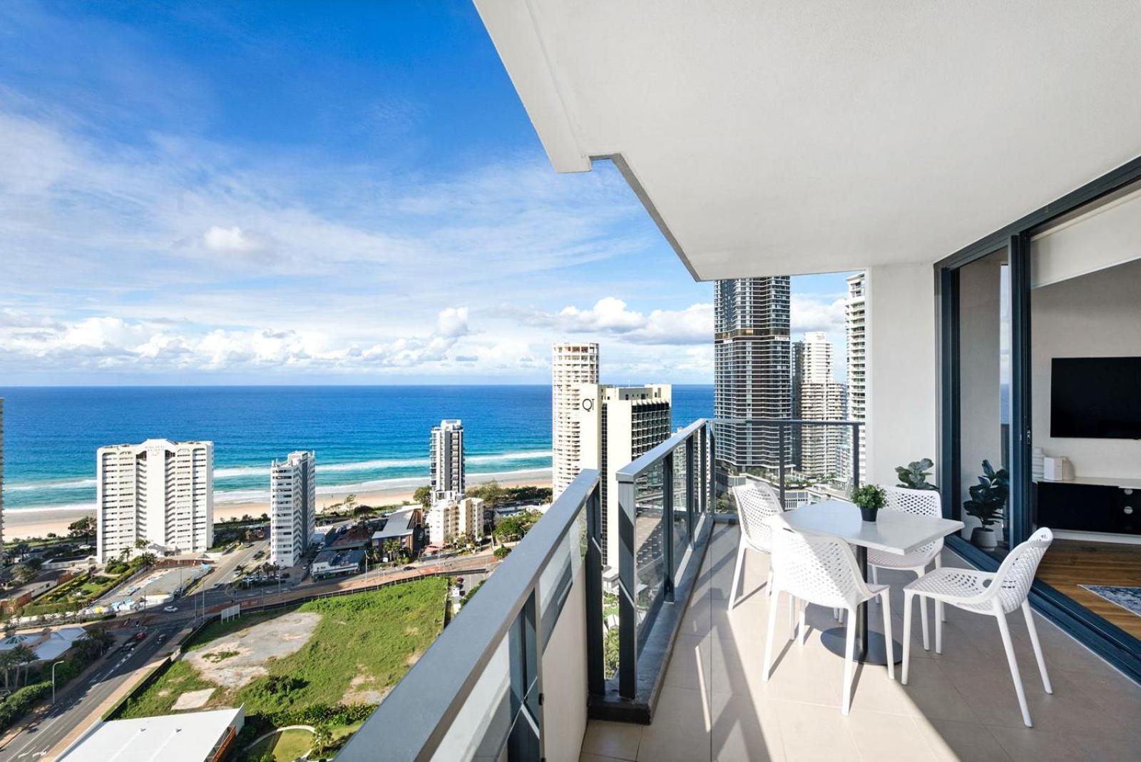 Ruby Apartments - Qstay โกลด์โคสต์ ภายนอก รูปภาพ